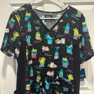 Feline Fan-Cactus Scrub Top *NWT*